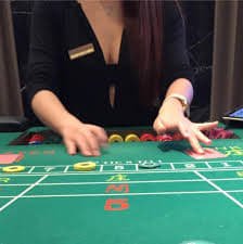 hhi77